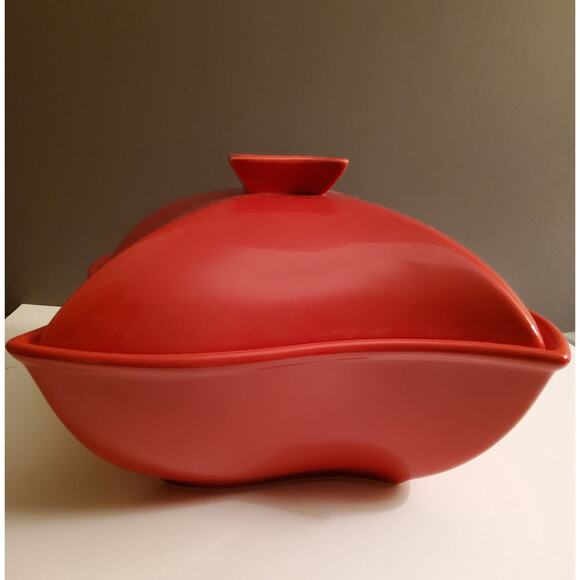 Sienna 1 Quart Pagoda Covered Red Porcelain Baker by Godinger - Picture 2 of 4